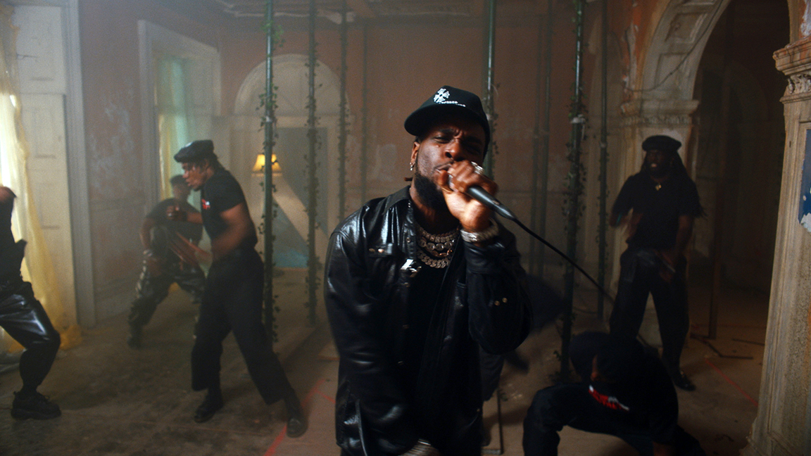 BET Hip Hop Awards 2020 - Burna Boy feat. Chris Martin - Monsters You Made. (Photo: BET)