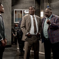 L-R: Jermaine Fowler as Jake, Tracy Morgan as Francois “Frank” Crutchfield  and Cedric the Entertainer as Calvin in Crutch, episode 1, season 1 streaming on Paramount+, 2025. Photo Credit: JoJo Whilden/Paramount+