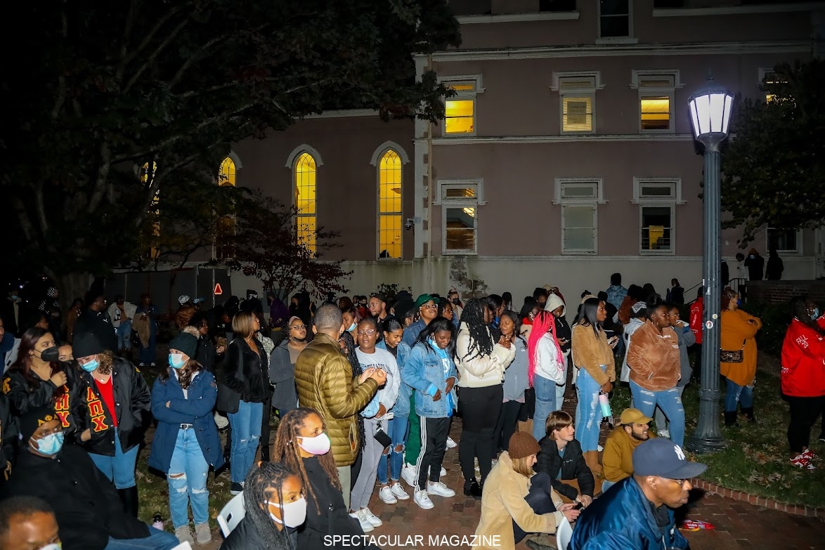 523A0538-Friday-Night-on-the-Quad-Audience-1