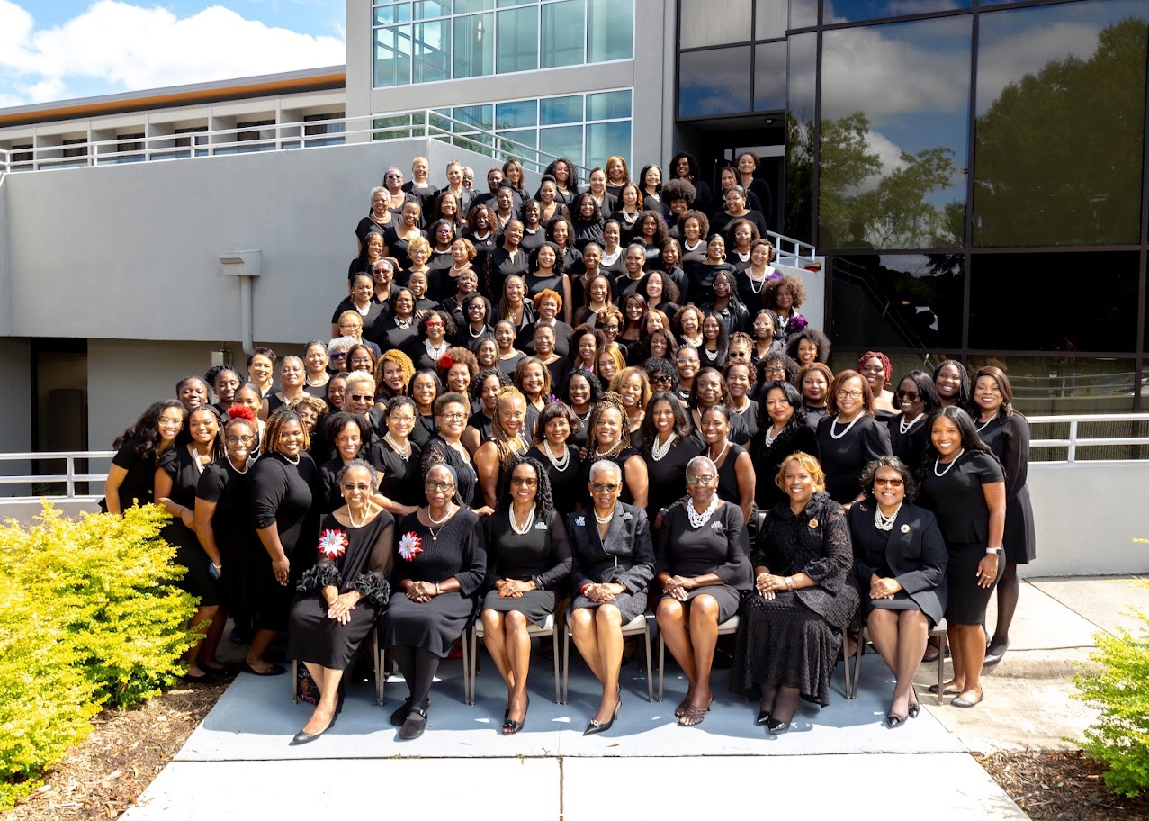 Sunday-group-with-Regional-officers-and-charter-members-at-the-front