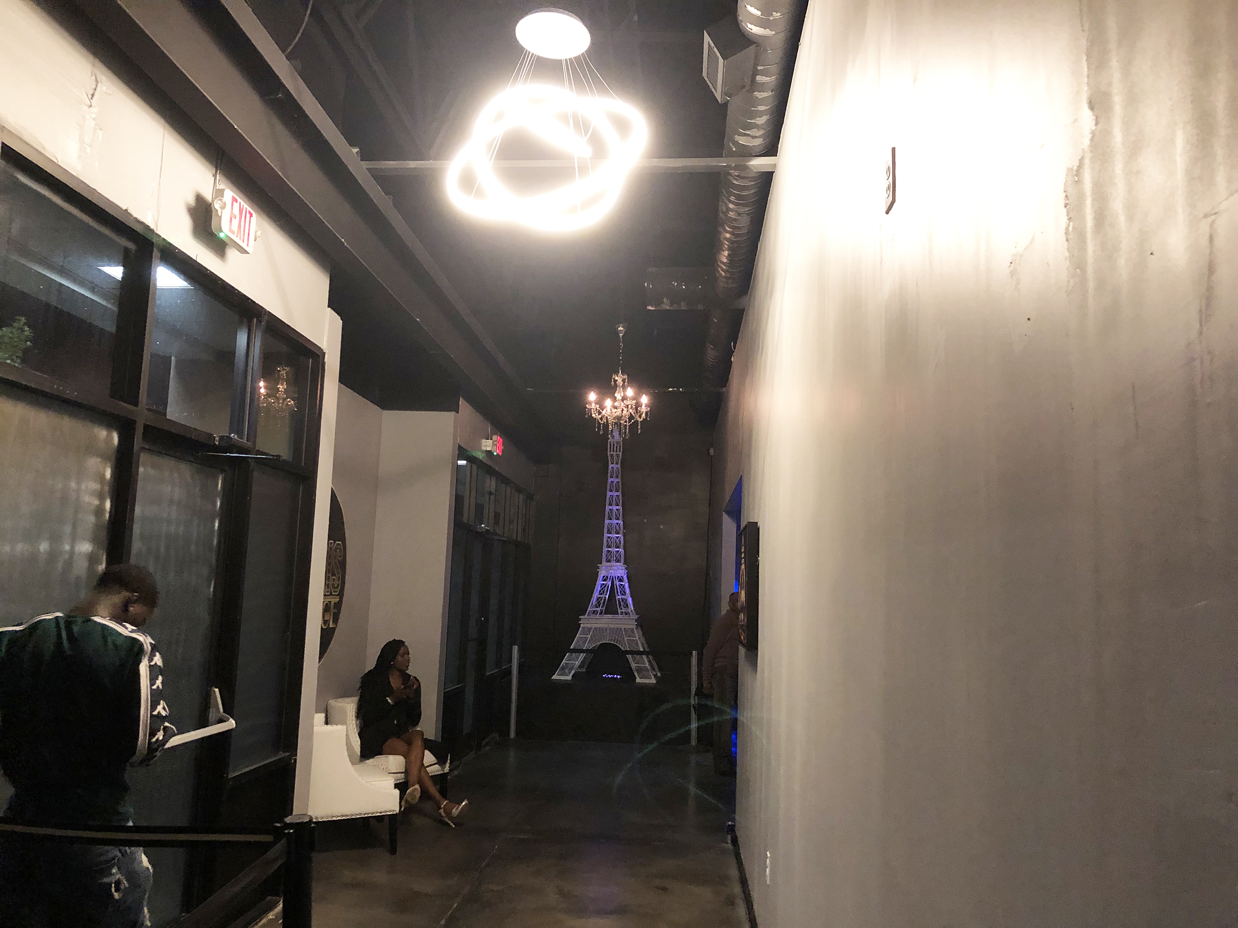 Keith-Mckinnie-Paris-Lounge-Eiffel-Lounge