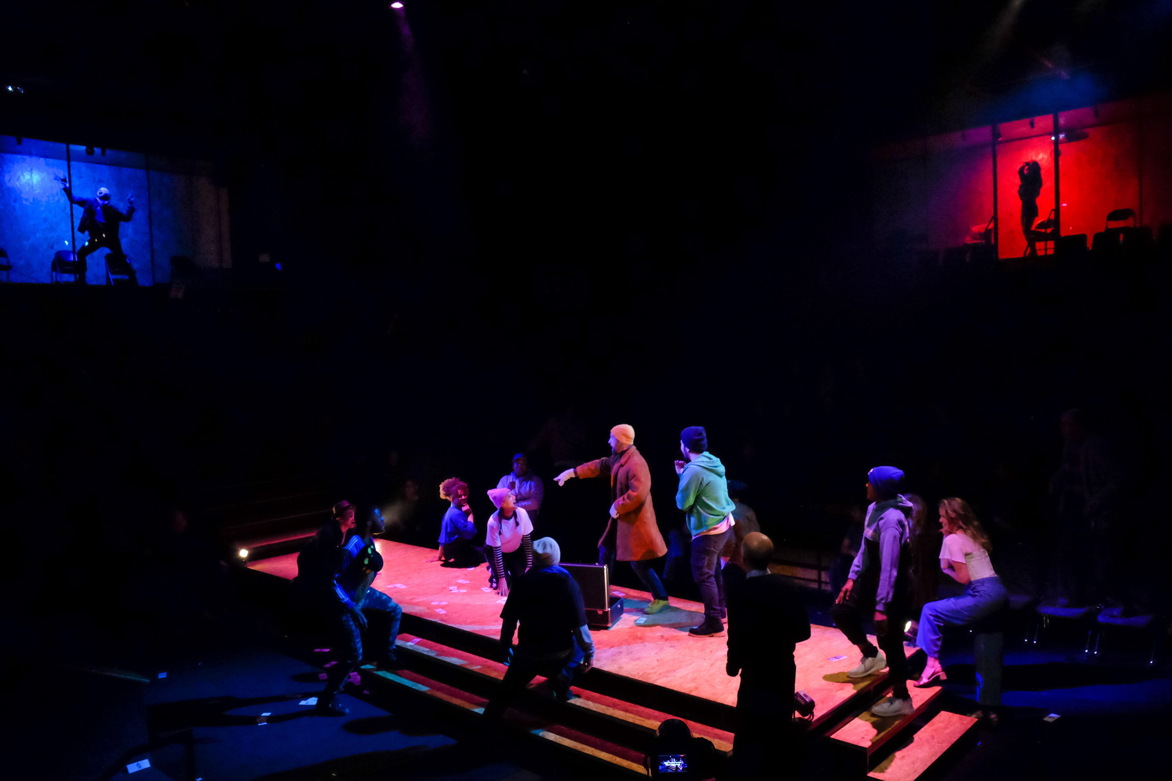 RAGTIME-05_Adam-Poole-as-Tateh-with-the-company-of-RAGTIME_Directed-by-Zi-Alikhan_HuthPhoto