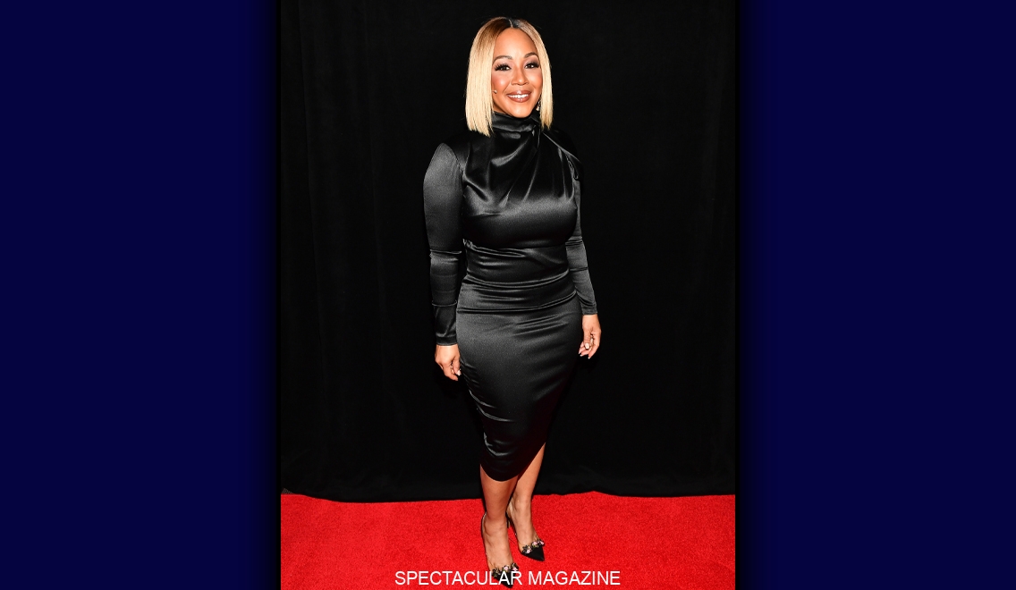 Host-Erica-Campbell-Red-Carpet-Urban-One-Honors-3