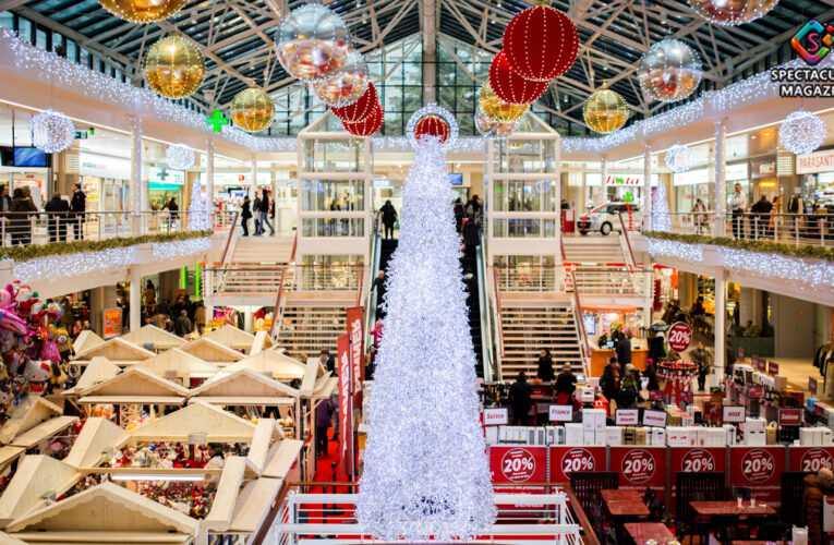 Christmas Eve Shopping Hours for Those Last-Minute Gifts & Groceries