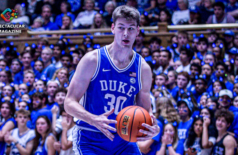 Duke falls to Kansas late in State Farm Champions Classic