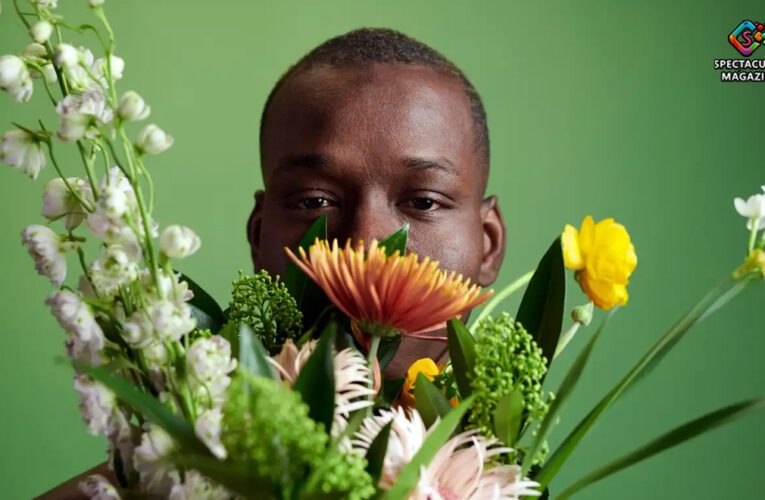 A Non-Profit in Chicago Helps Black Men Heal Their Pain By Giving Them Flowers